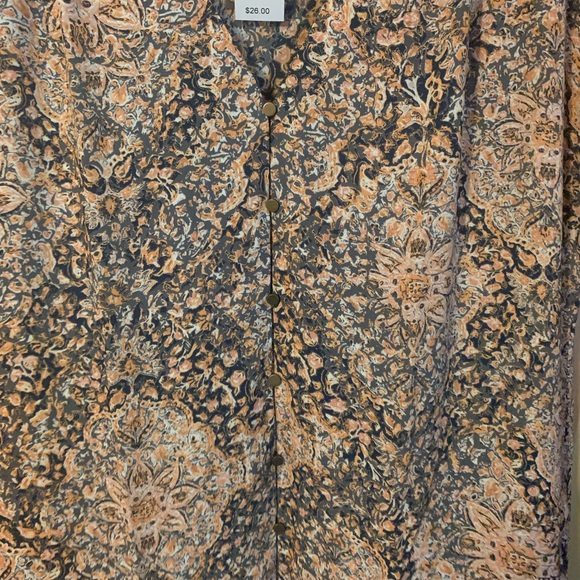 NEW! Maurices Top - Picture 7 of 12